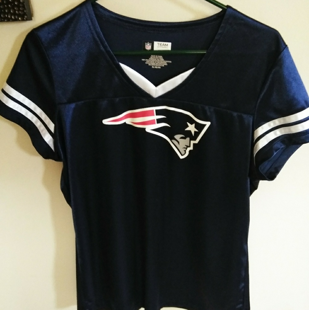 Woman's Patriots jersey shirt